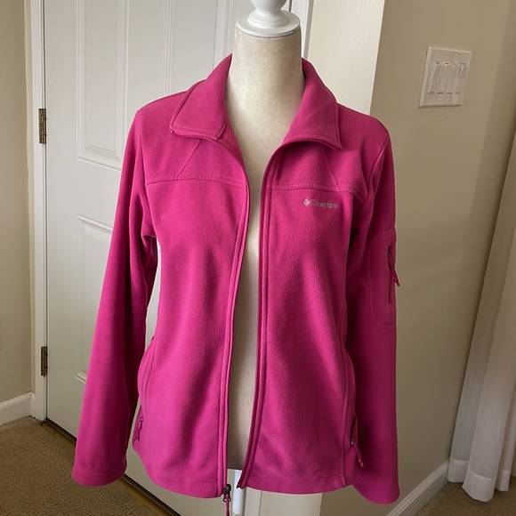 Columbia Women’s zip front fleece jacket. - Picture 12 of 12